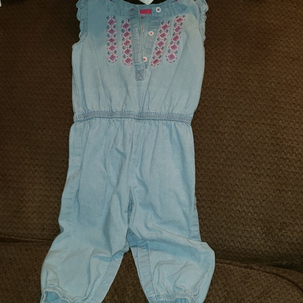 Pants suit